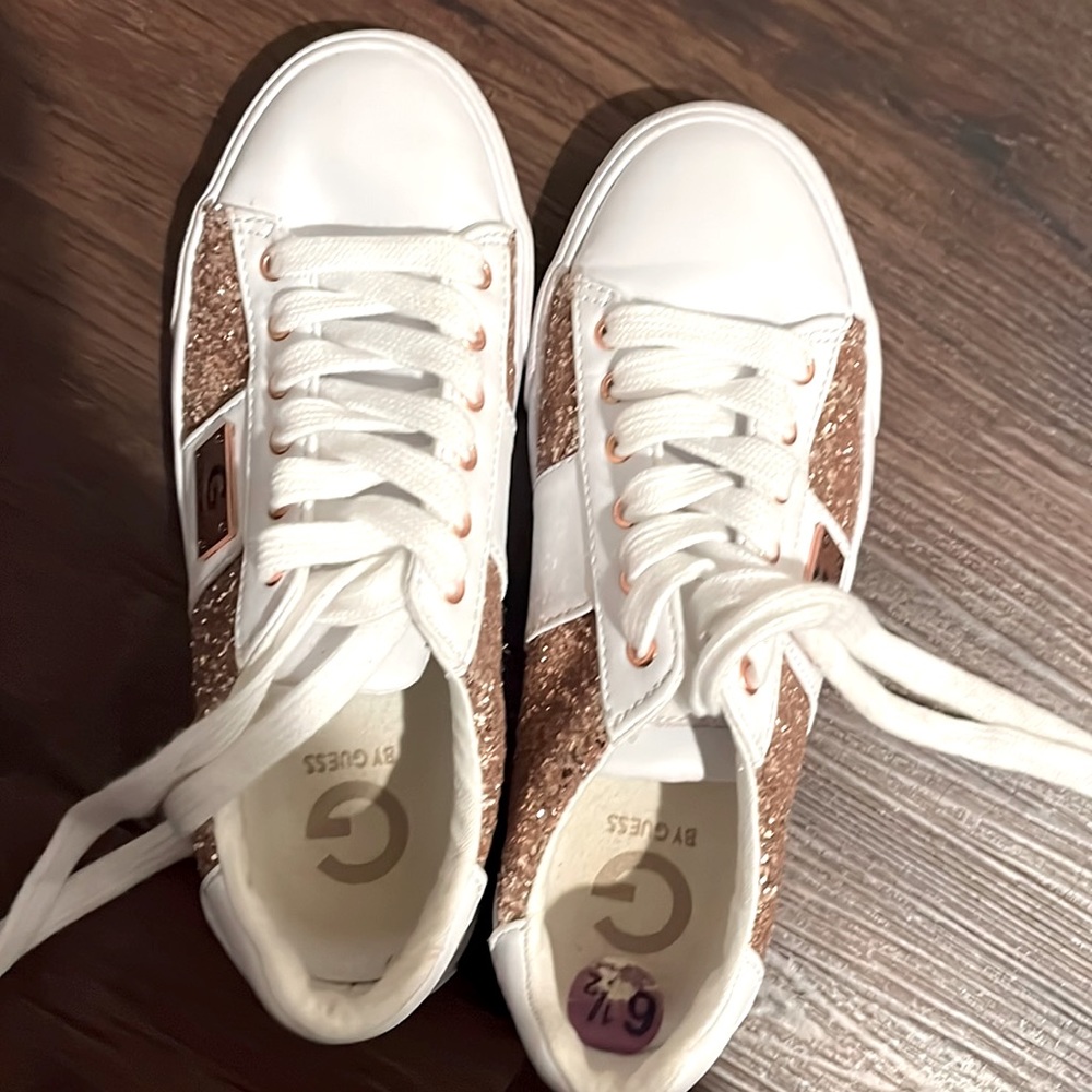 White guess shoes